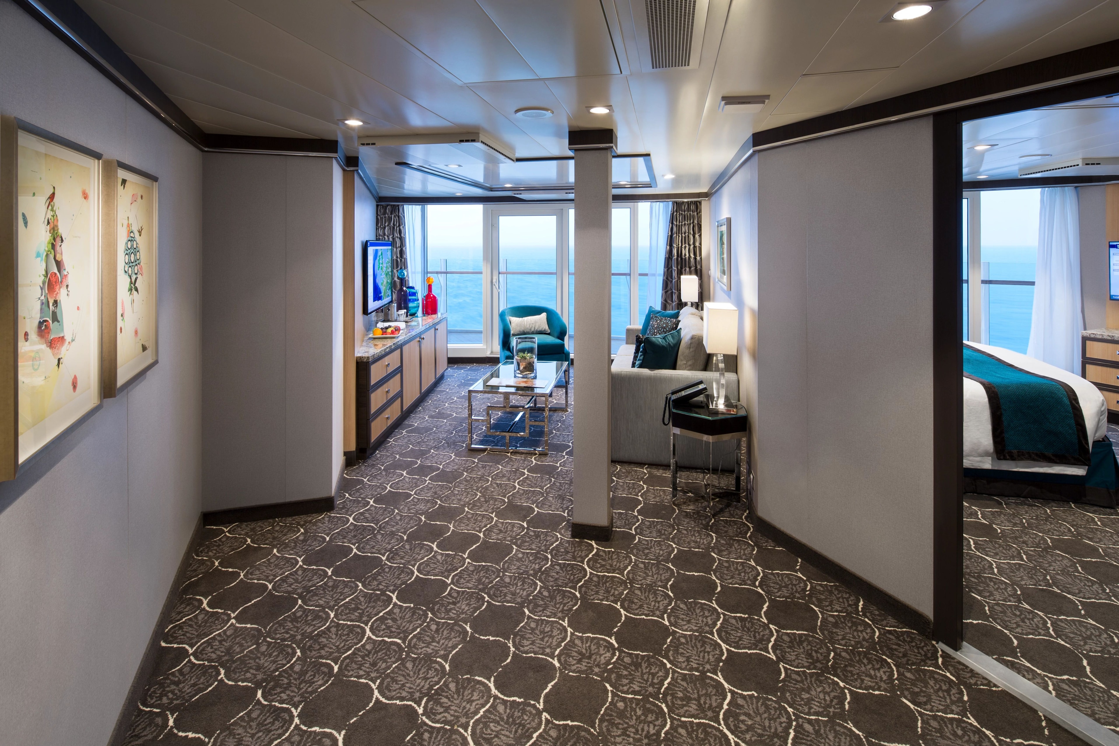 AquaTheater Deck Suite